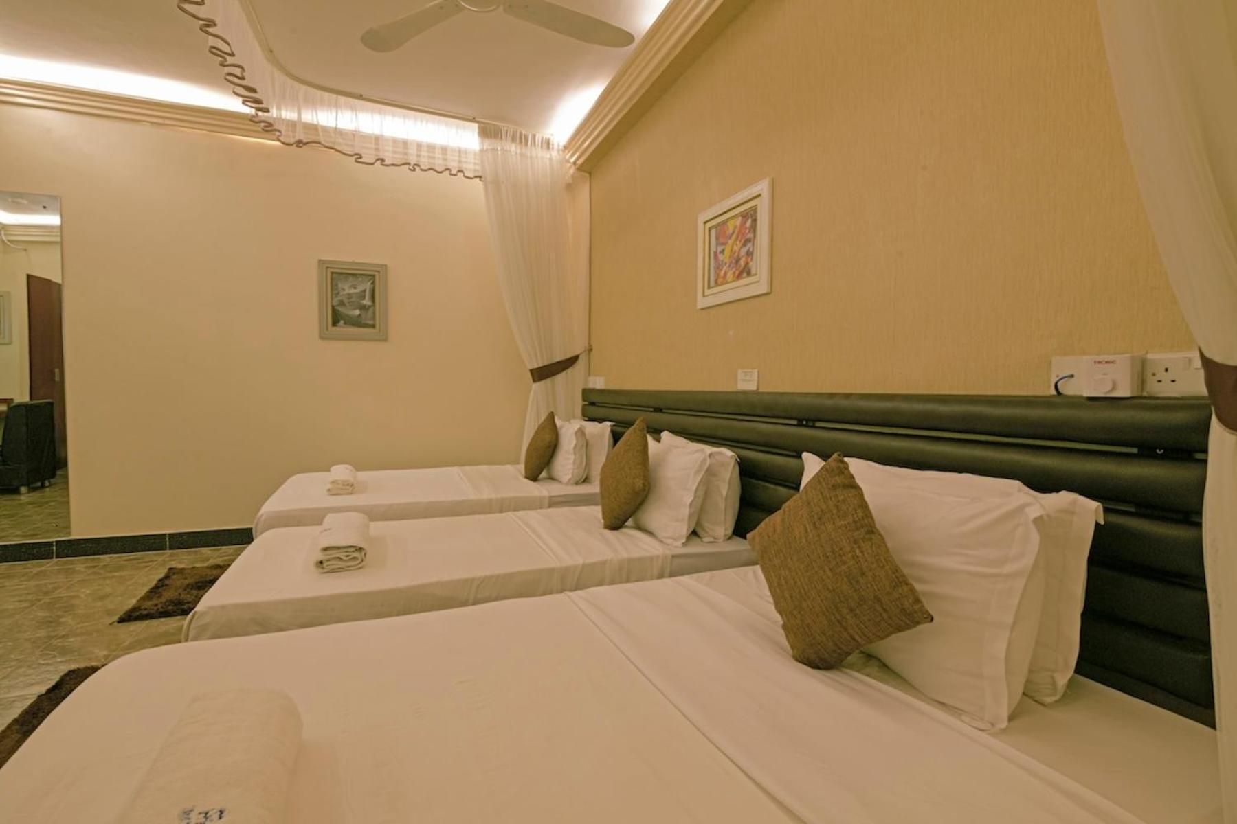 Hoima Buffalo Hotel & Business Hub Ltd Экстерьер фото