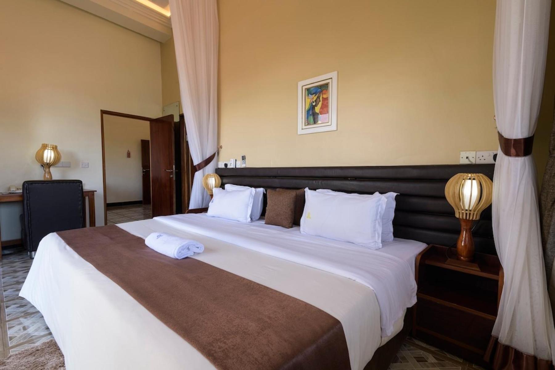 Hoima Buffalo Hotel & Business Hub Ltd Экстерьер фото