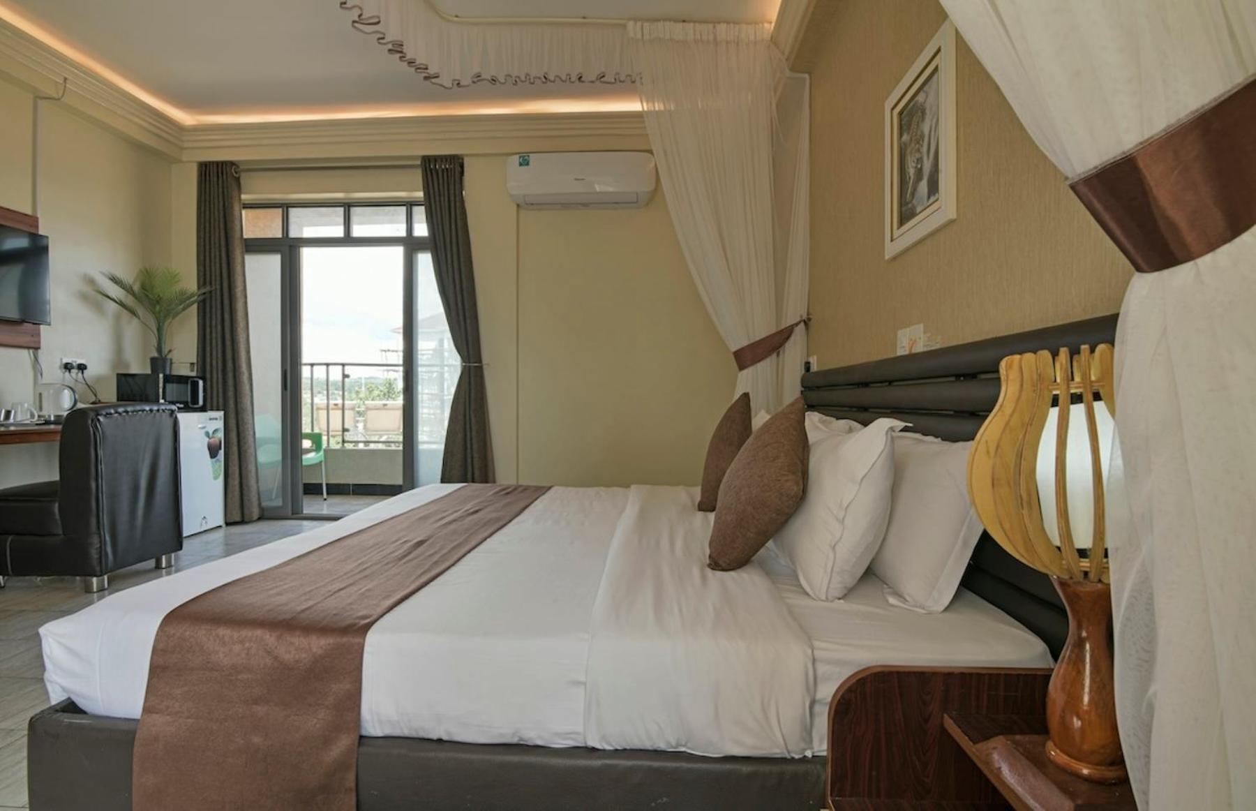 Hoima Buffalo Hotel & Business Hub Ltd Экстерьер фото