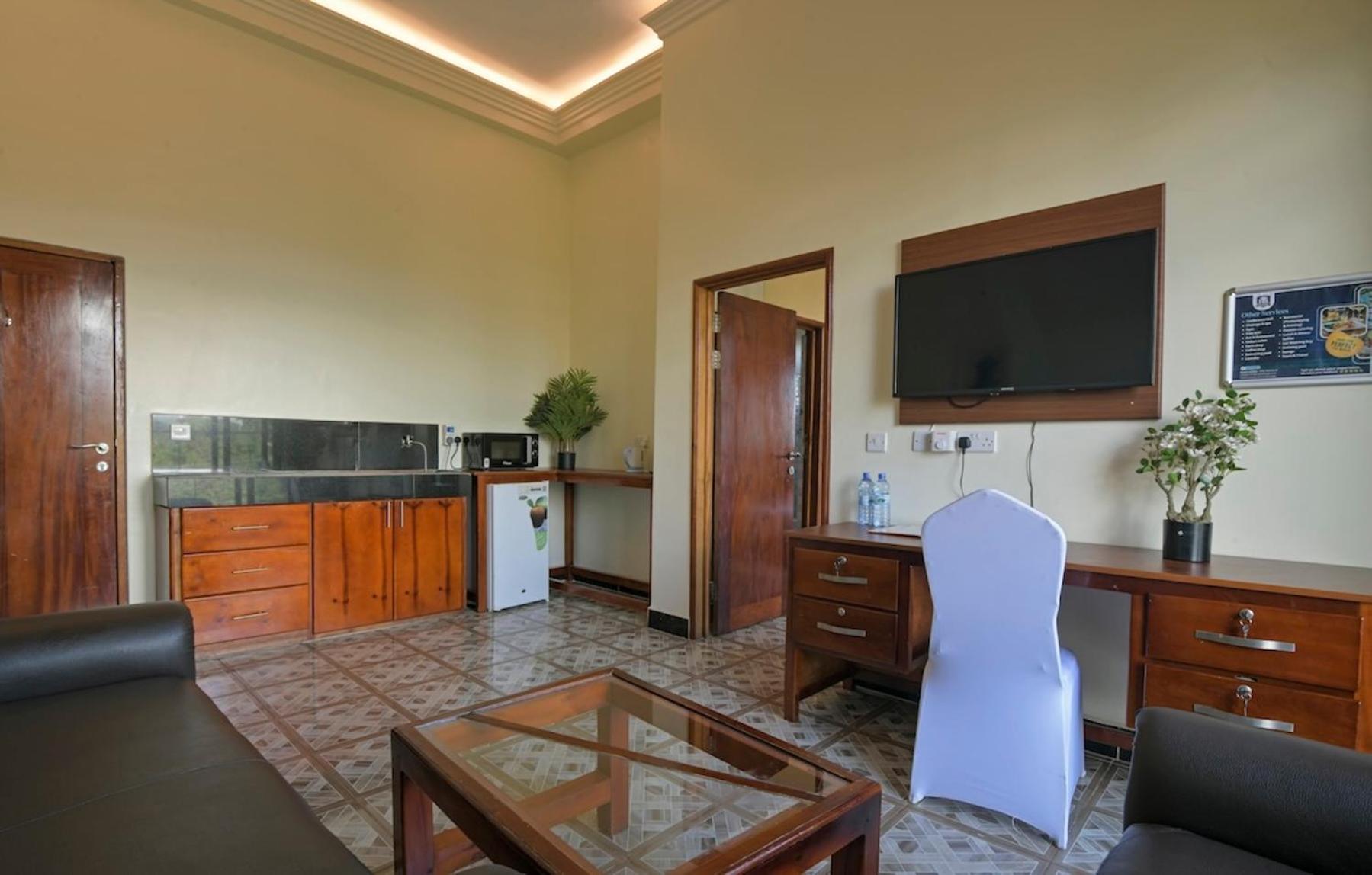 Hoima Buffalo Hotel & Business Hub Ltd Экстерьер фото