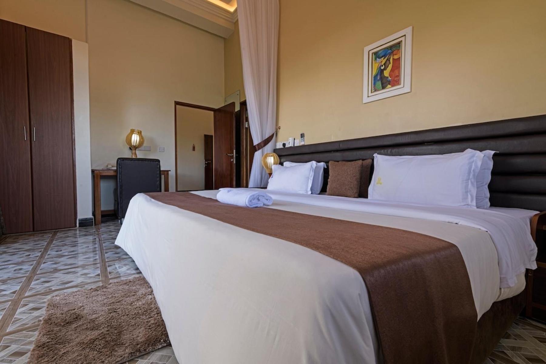 Hoima Buffalo Hotel & Business Hub Ltd Экстерьер фото