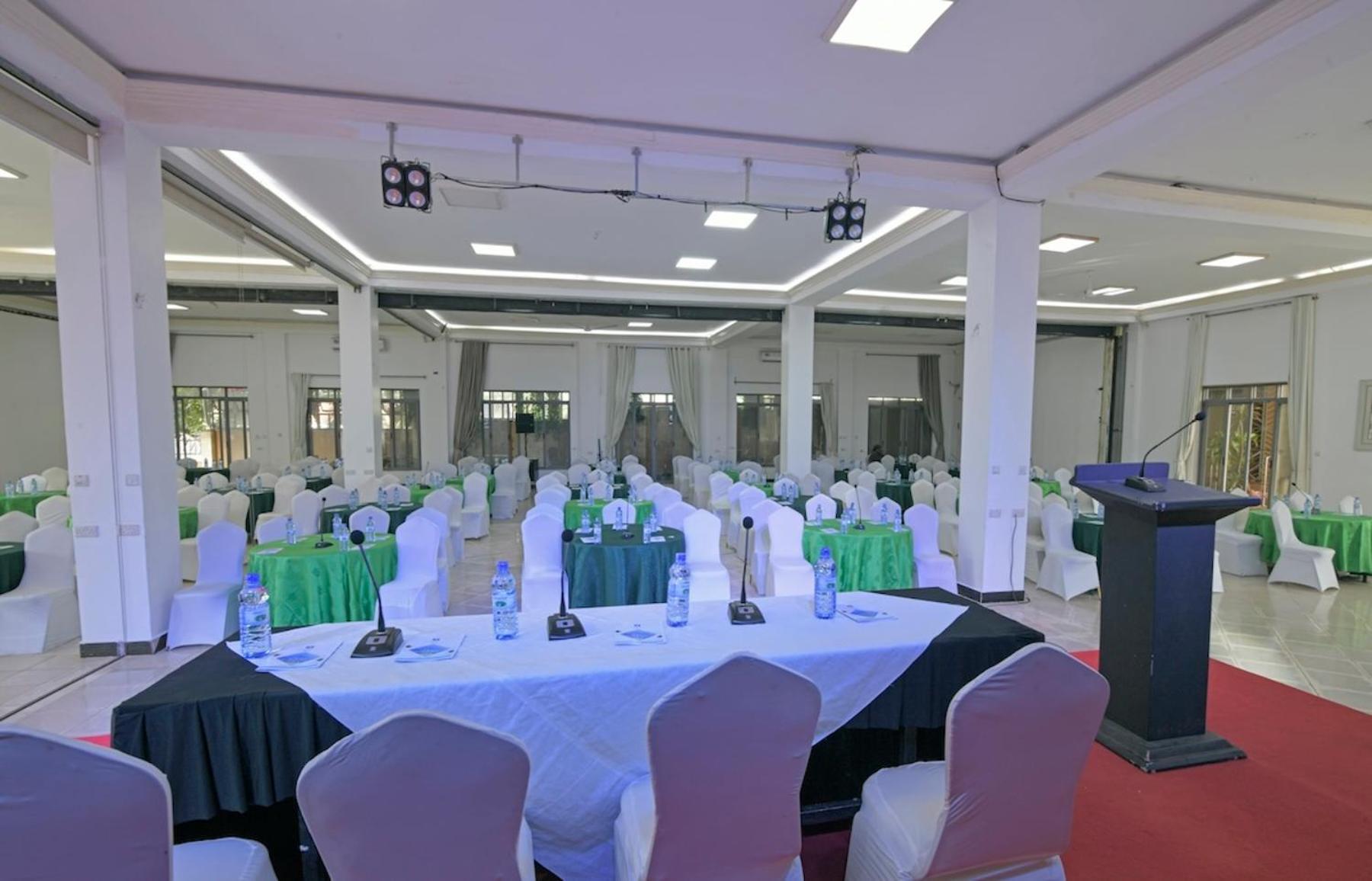Hoima Buffalo Hotel & Business Hub Ltd Экстерьер фото