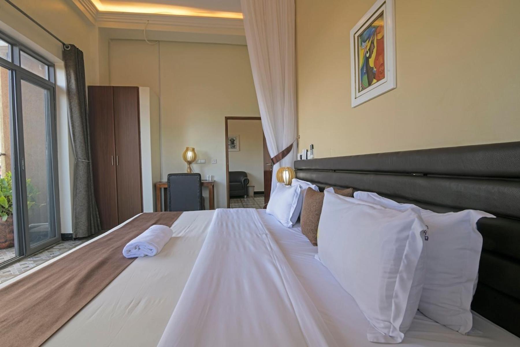 Hoima Buffalo Hotel & Business Hub Ltd Экстерьер фото